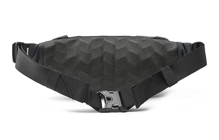 THE NORTH FACE 4L Crossbody Fanny Pack Outdoor Bag Nylon Pure Black Unisex 3