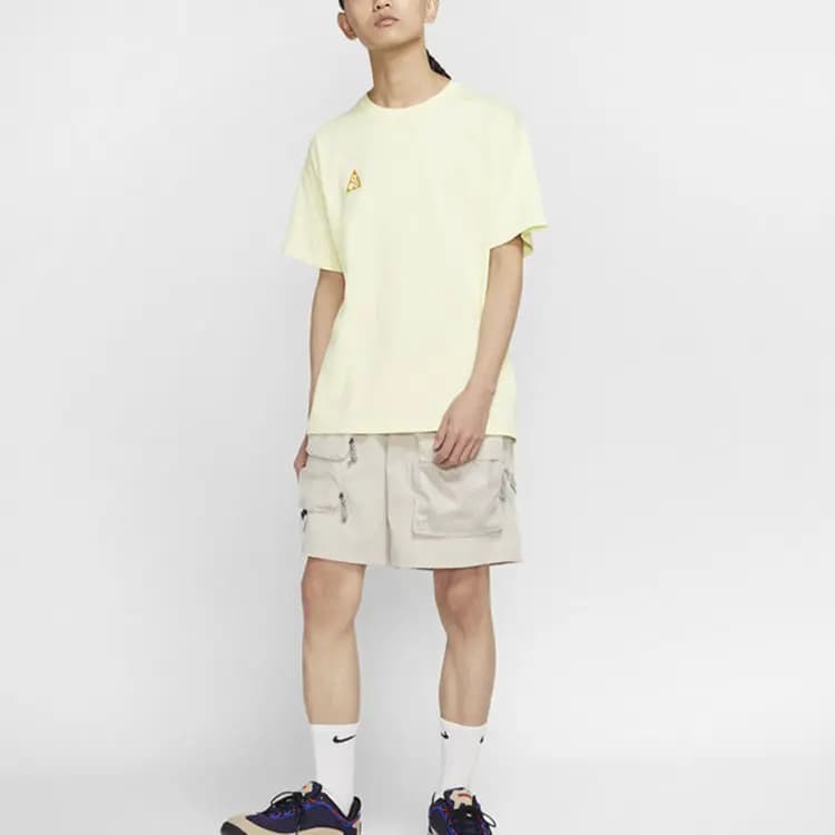 Nike ACG Kişi Karqo Şortu Ekru 4