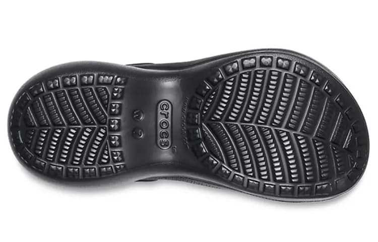 Crocs Classic Bae Clog Qara Qadın 5