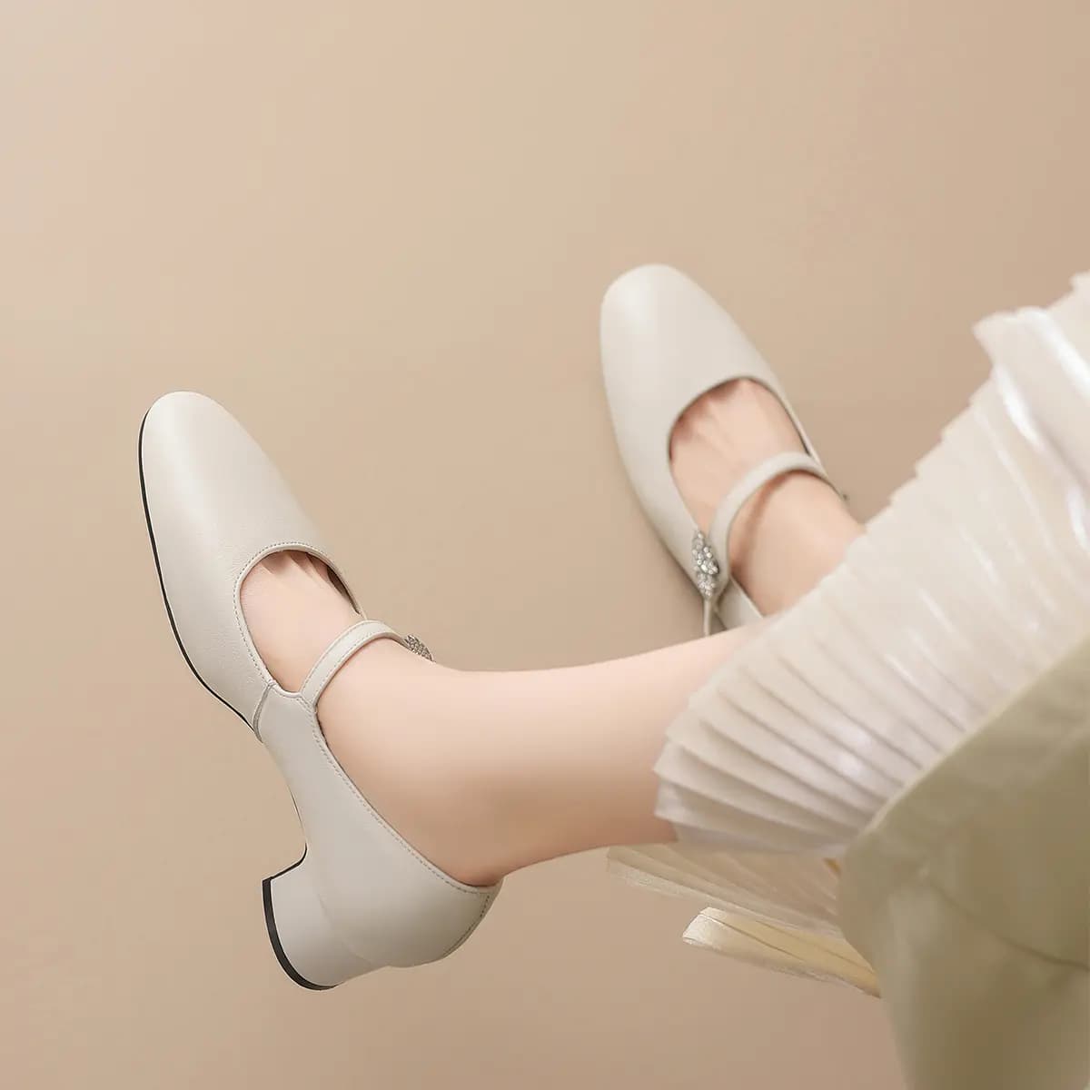 ZHR Top Grain Cowhide Leather, Mirror-Finish Simple, Rhinestone Buckle Elegant, Camellia Print, Fashion Commute, Chunky Heel Mary Jane Shoes 4.5cm Women's 4