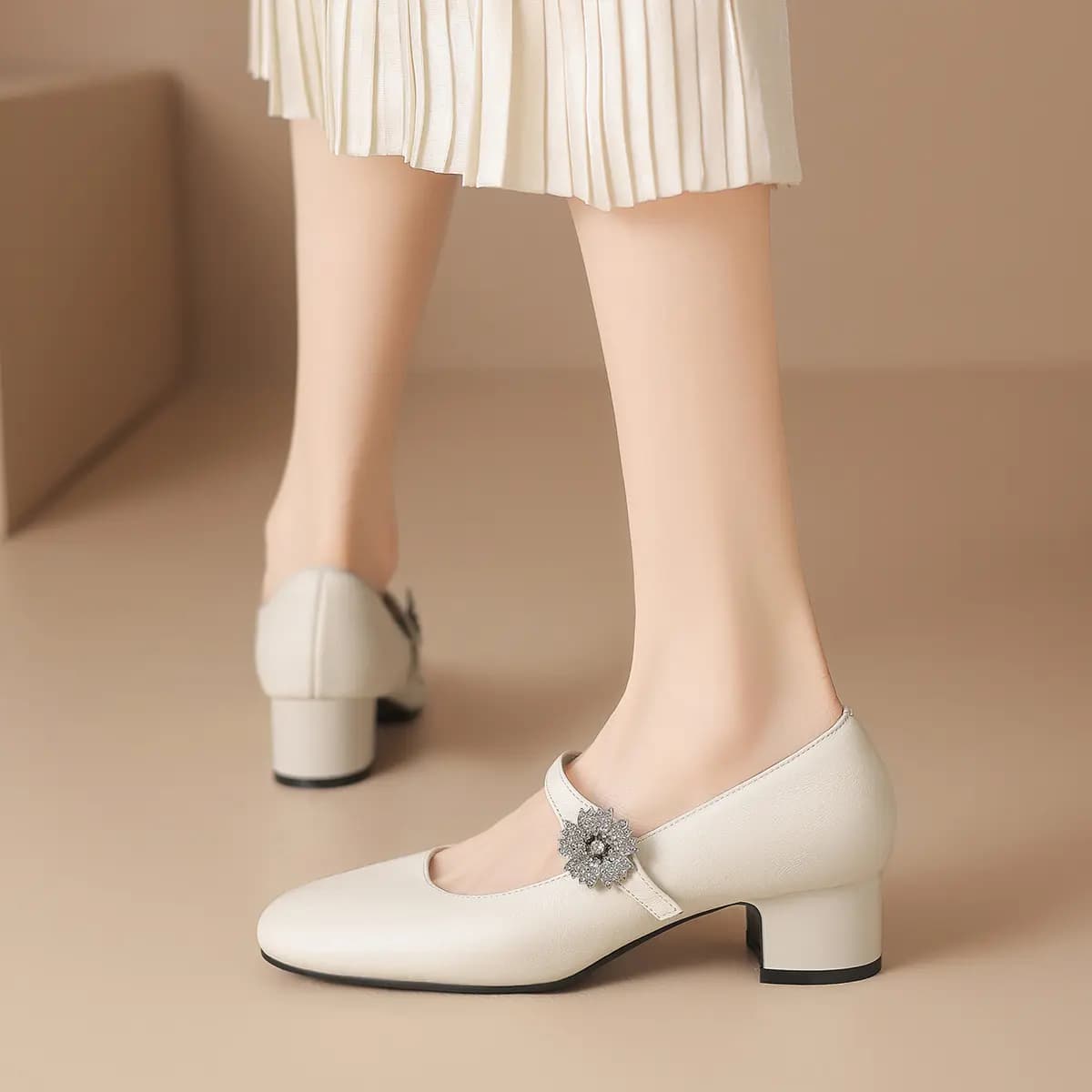 ZHR Top Grain Cowhide Leather, Mirror-Finish Simple, Rhinestone Buckle Elegant, Camellia Print, Fashion Commute, Chunky Heel Mary Jane Shoes 4.5cm Women's 6