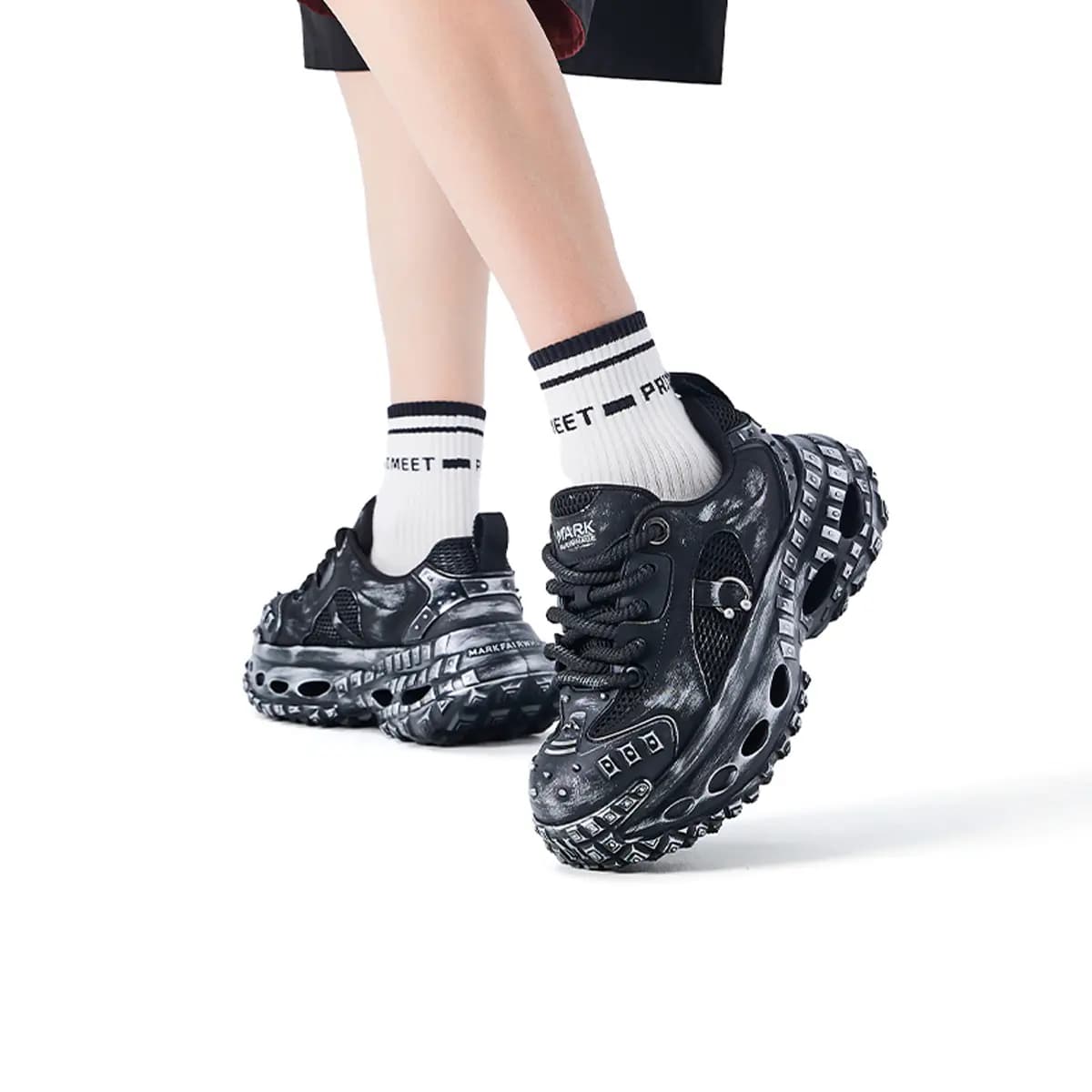 FAIRWHALE Silver River Stroll Chunky Sneakers Unisex 7