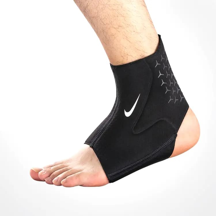 Nike Pro İdman Aşıq Bandajı Qara 3