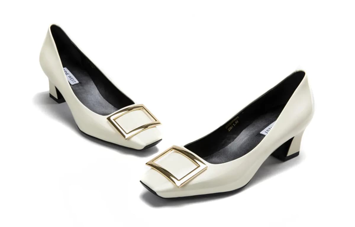 NINE WEST Women's Cowhide Leather Simple Fashion Shallow Square Toe Commuter Date Dinner Elegant Versatile Patent Leather Pointed Heels 5cm Apricot/Black/Off-White 22