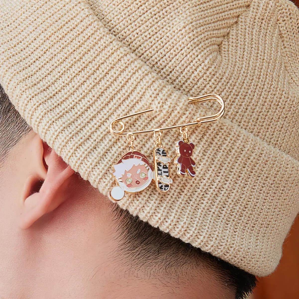 POP MART SKULLPANDA Badge 2