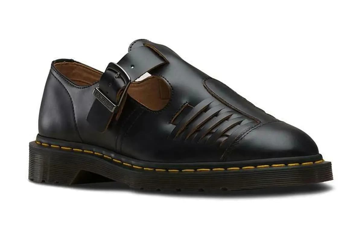 Dr. Martens Mica Sandal Qara 3