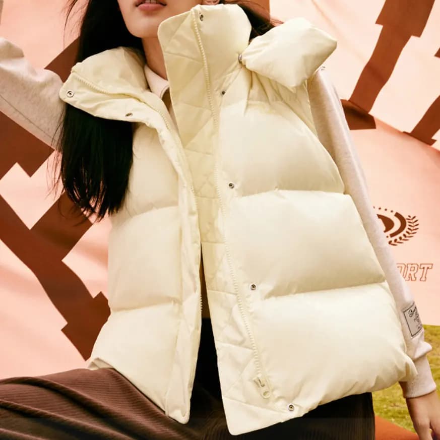 FILA ORIGINALE Versatile Warm Hooded Vest Women's Light Dye Yellow 3