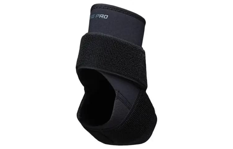 Nike PRO Strap Ankle Support 2.0 Unisex Qolbaq Qara 2