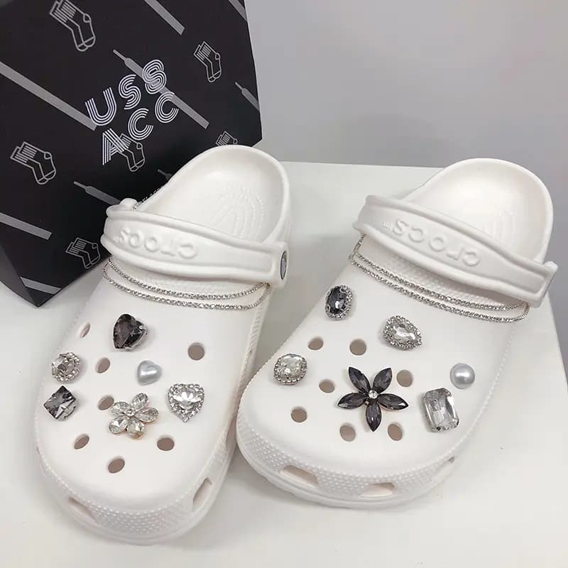 US8ACC Heart Pearl Cute Sweet Cool Dark Metal Crocs Beach Clog Flower Buckle Decoration Accessory DIY Set Shoelaces Unisex Couple 2