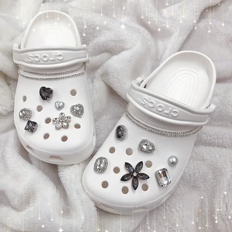 US8ACC Heart Pearl Cute Sweet Cool Dark Metal Crocs Beach Clog Flower Buckle Decoration Accessory DIY Set Shoelaces Unisex Couple 3
