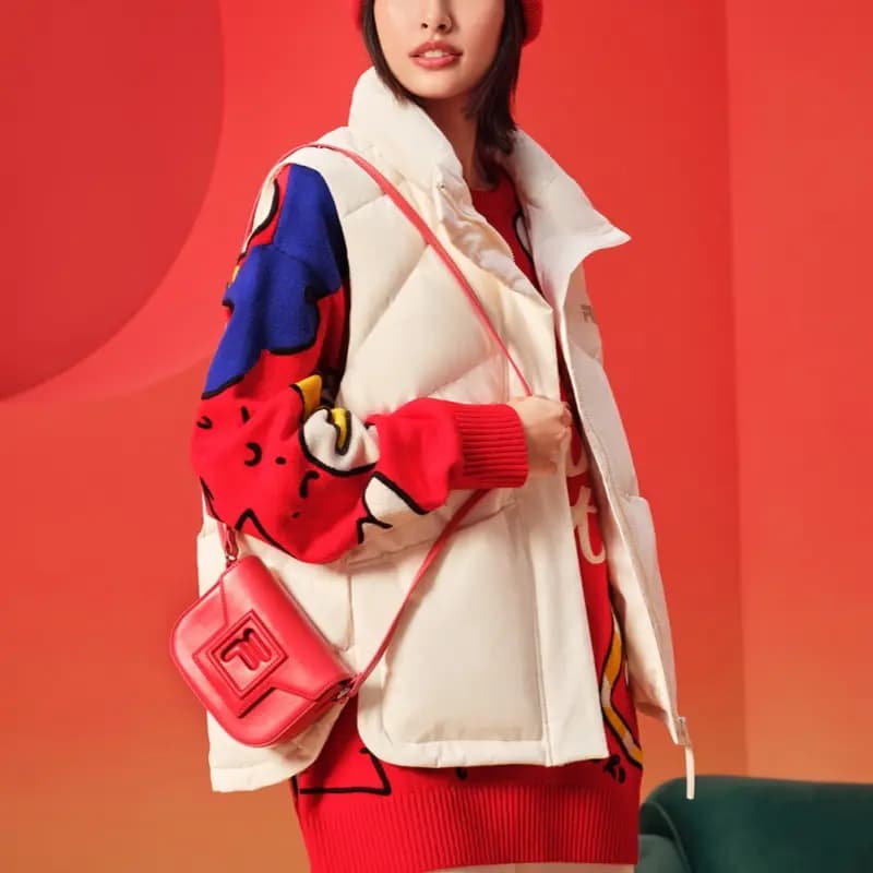 FILA ORIGINALE Lunar New Year Snake Series Comfort Skin-Friendly Warm Water-Resistant Vest Women's Light Beige 4