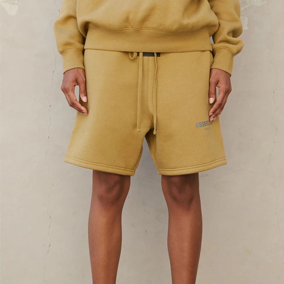 Fear of God Essentials FW21 Sweatshort Amber Logo Şort Unisex 3