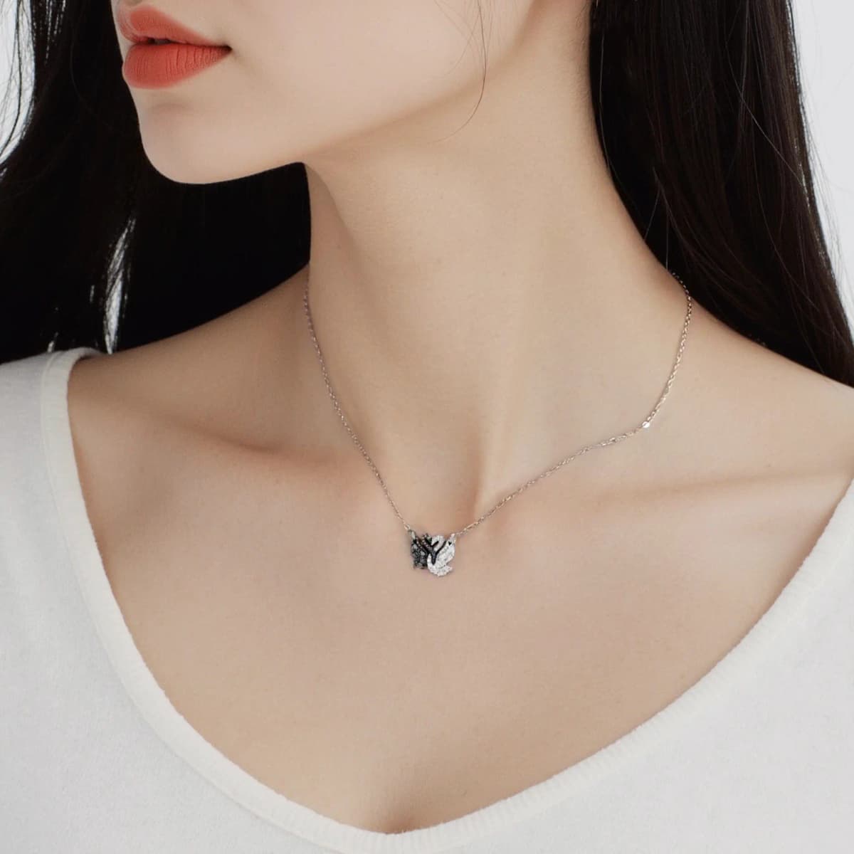 Swarovski Swan Boyunbağı Unisex Gümüşü 3