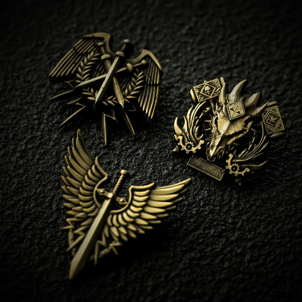 STARFORGED Warhammer 30K Burning Galaxy-Fire Lizard Honor Warband Badge Brooch Merch Starforged Badges 2