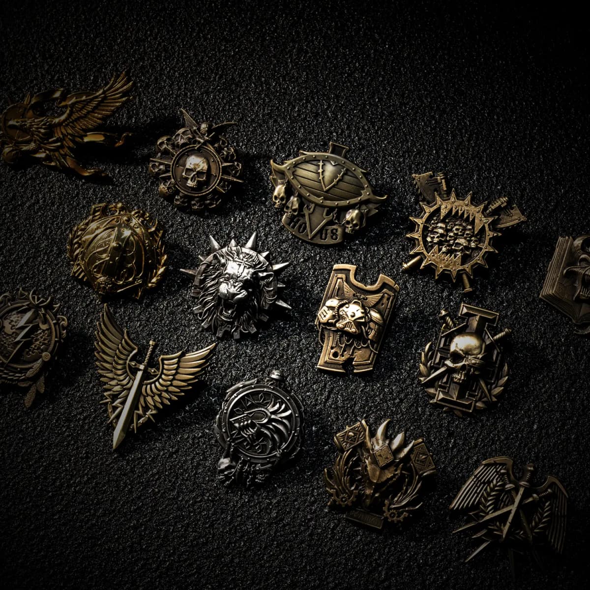 STARFORGED Warhammer 30K Burning Galaxy-Fire Lizard Honor Warband Badge Brooch Merch Starforged Badges 4