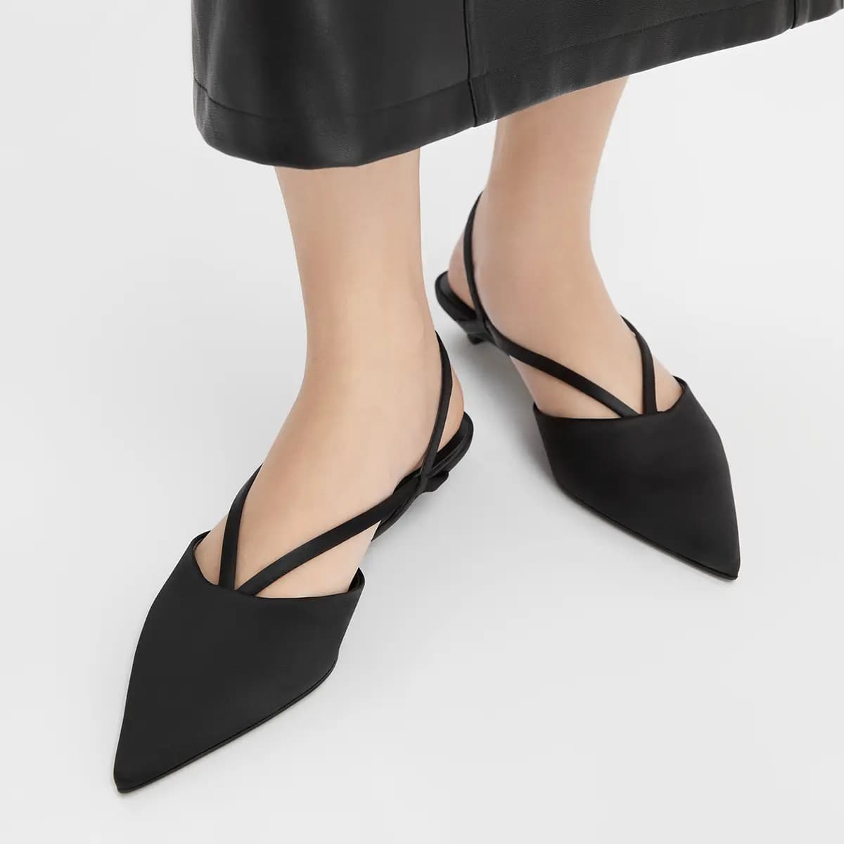 CHARLES&KEITH PU Fabric Pointed Toe V-Cut Low Heel Qadın Səndəli 2.5sm 7