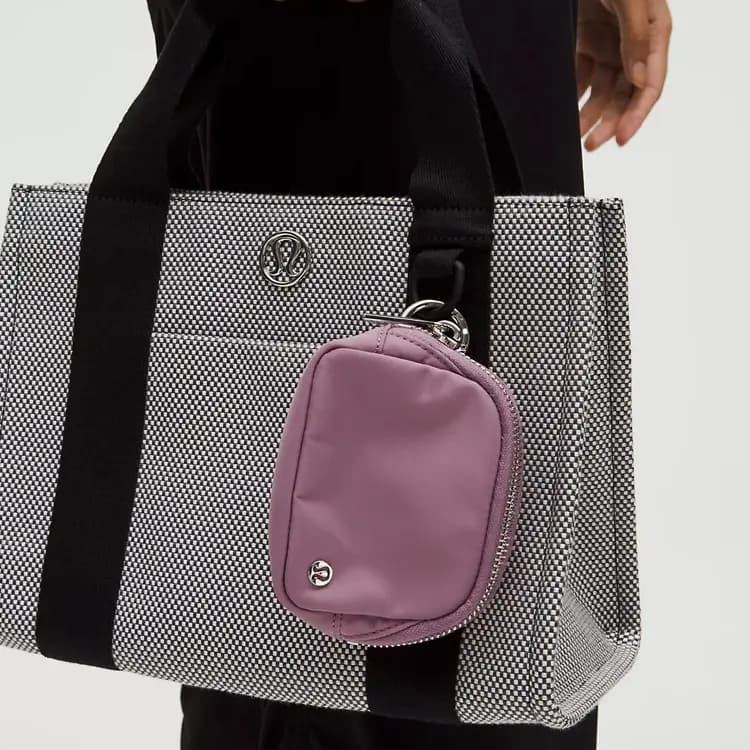 lululemon Everywhere Compact Fashion Convenient Nylon Coin Purse Ultra Mini Women's Lavender 3