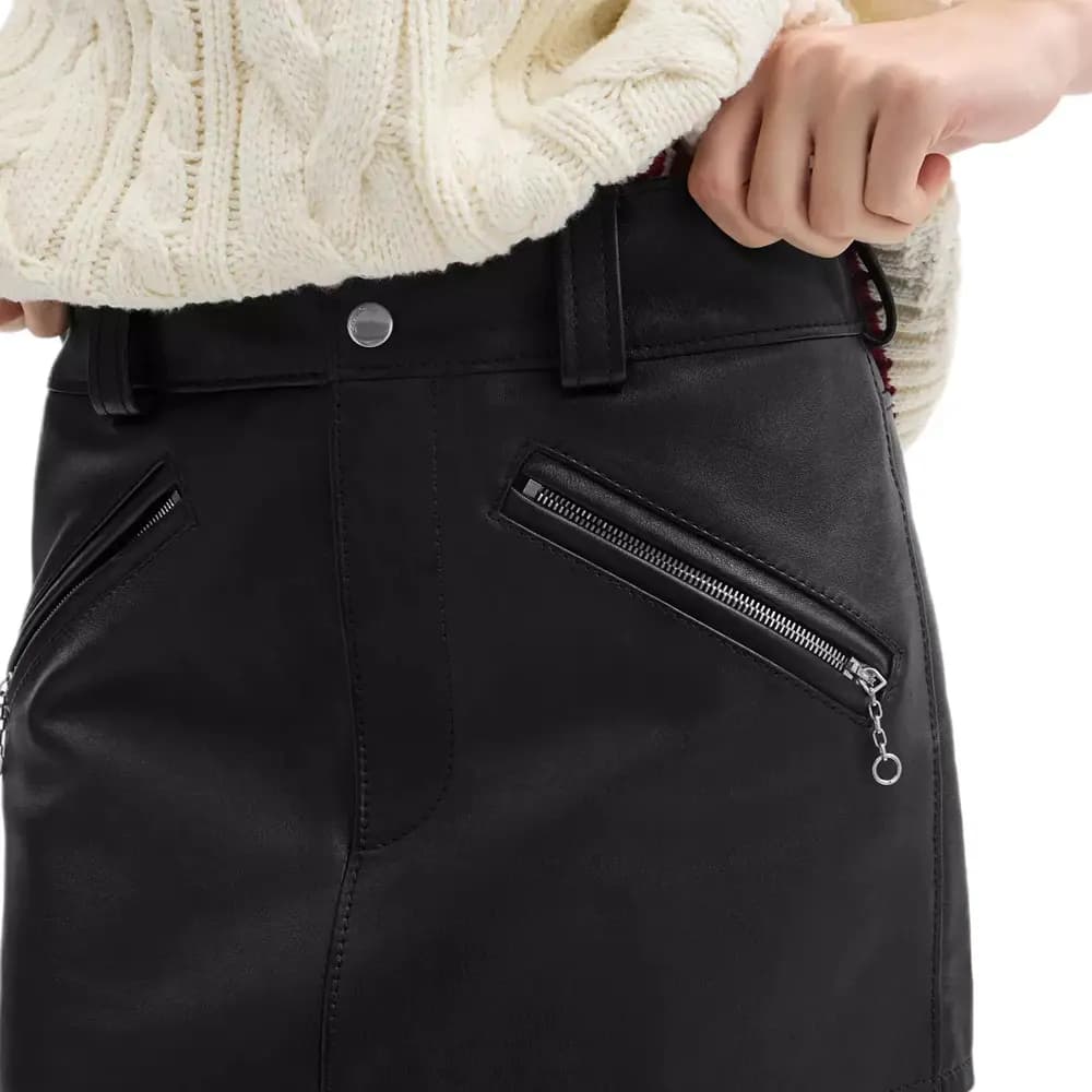 COACH SS25 Qadın Dəri Mini Ətək Qara 2