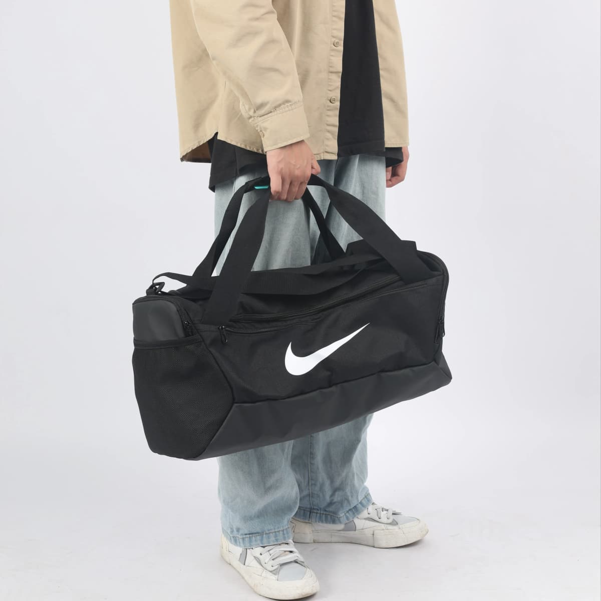Nike Brasilia İdman Çantası 41L Qara/Ağ 5