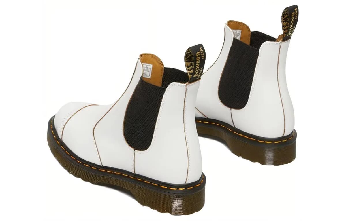 Dr.Martens Short Chelsea Boots Unisex White 4