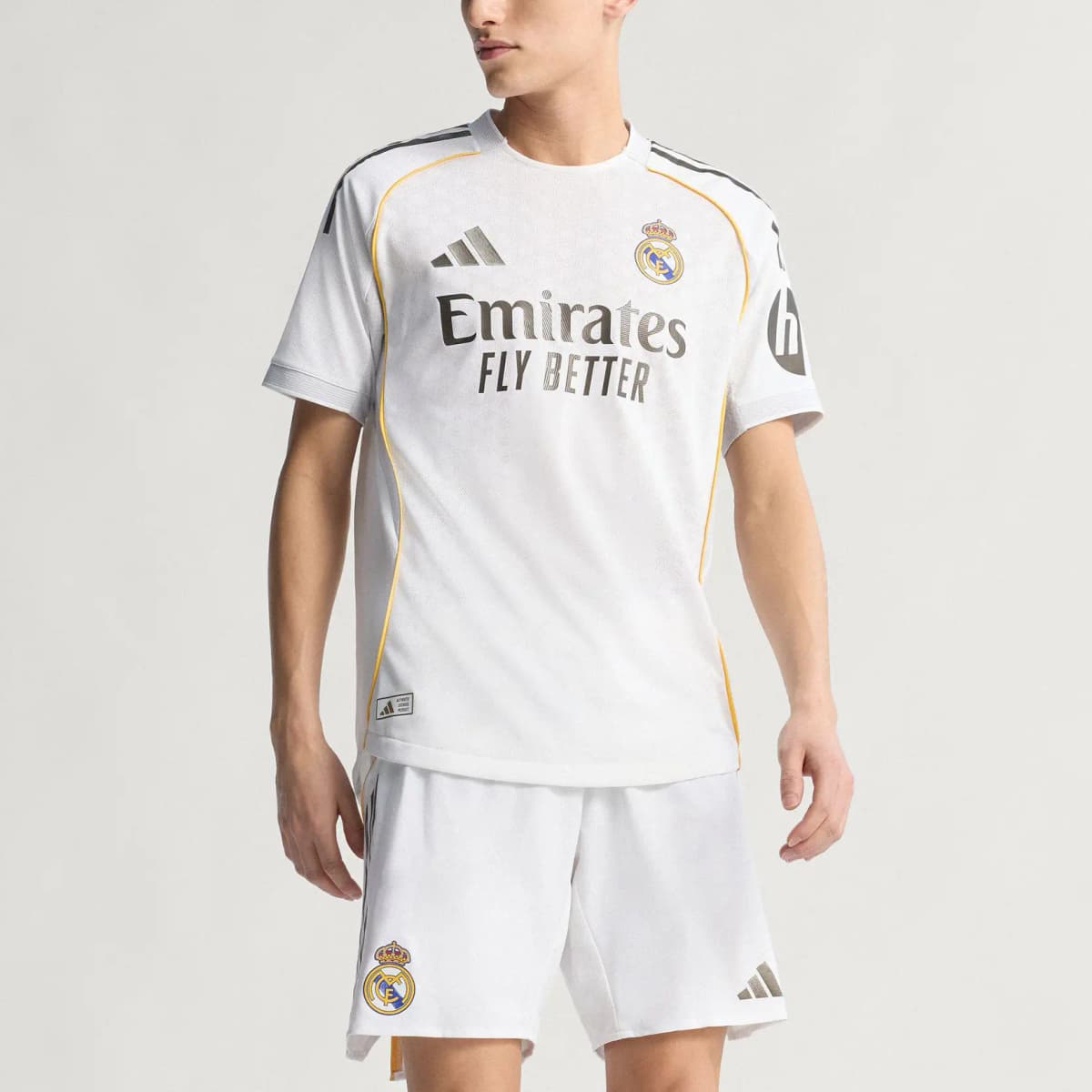 Adidas Real Madrid 25/26 Home Authentic Forması 5