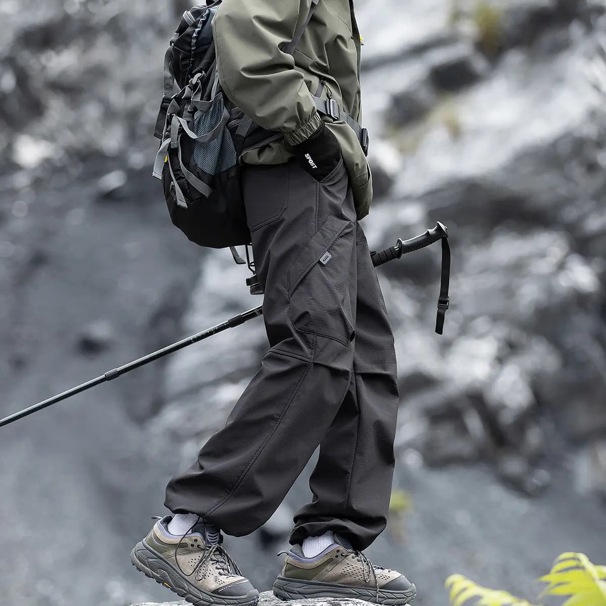 Jeep Unisex Multi-Pocket Water-Resistant Cargo Pants 36