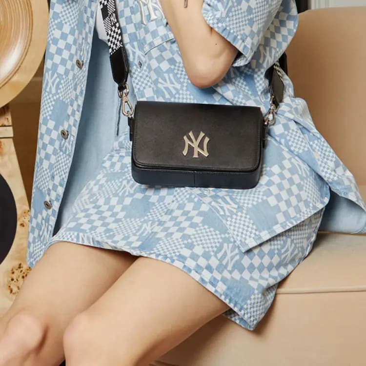 MLB New York Yankees Qadın Denim Mini Ətək Açıq Mavi 3
