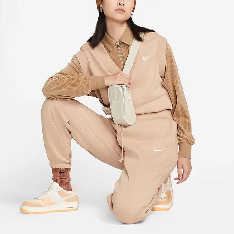 Nike Qadın Maykası Camel 2
