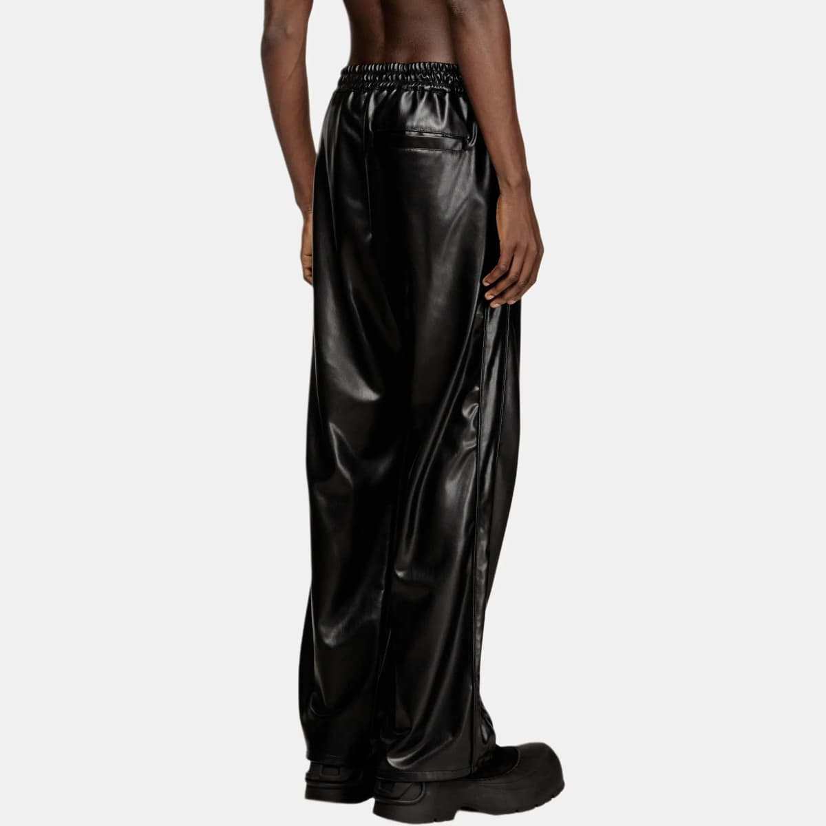 DIESEL SS26 Solid Color Classic Elastic Waist Versatile Straight Leg Casual Comfortable Simple Leather Pants Men's 3