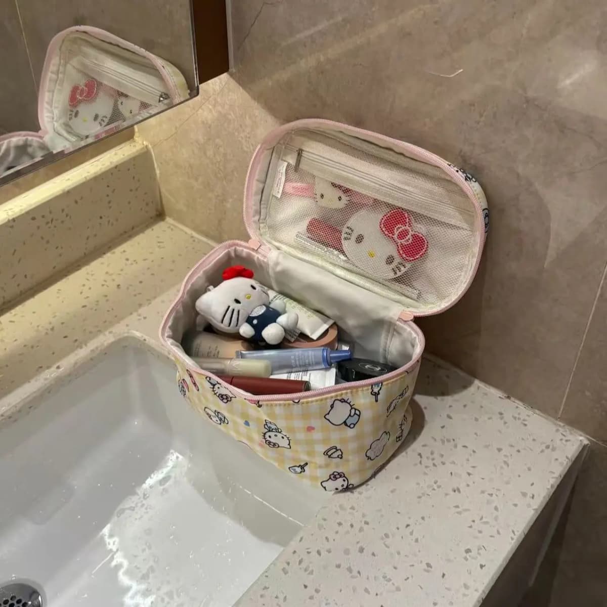 Sanrio Hello Kitty Kosmetika Çantası Qadın Sarı 4
