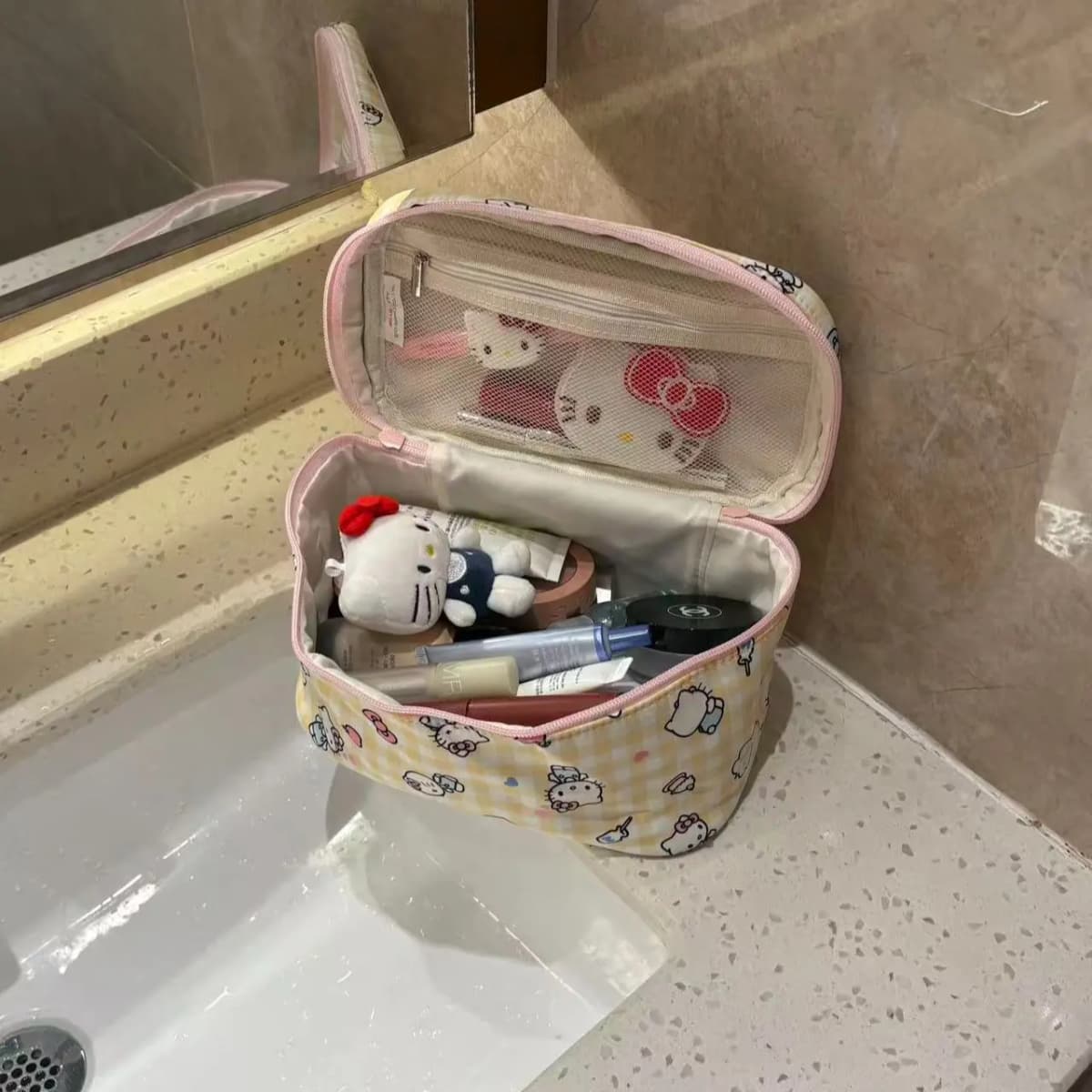 Sanrio Hello Kitty Kosmetika Çantası Qadın Sarı 5