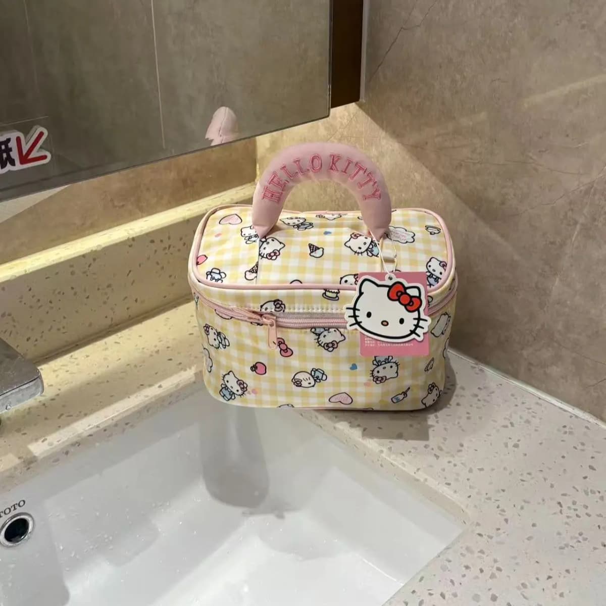 Sanrio Hello Kitty Kosmetika Çantası Qadın Sarı 3