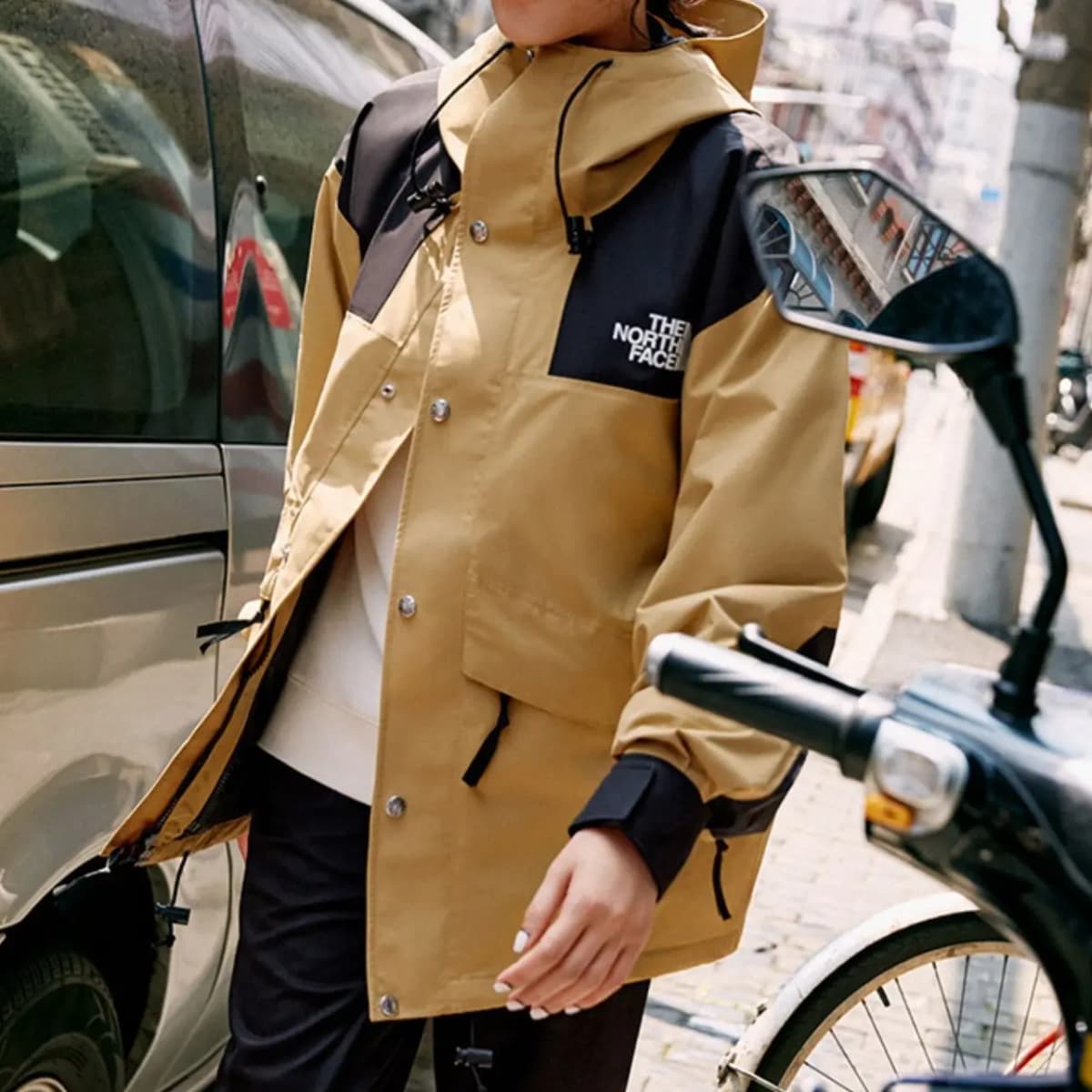 THE NORTH FACE 1986 Series FW22 Outdoor Hiking Water-Resistant Windproof Breathable Windbreaker Jacket Unisex Khaki 4