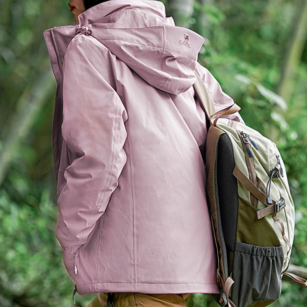 CAMEL All-Weather Series Solid Windproof Waterproof Hooded Outdoor Trekking Mountaineering 3-in-1 Jacket Winter Women's 17