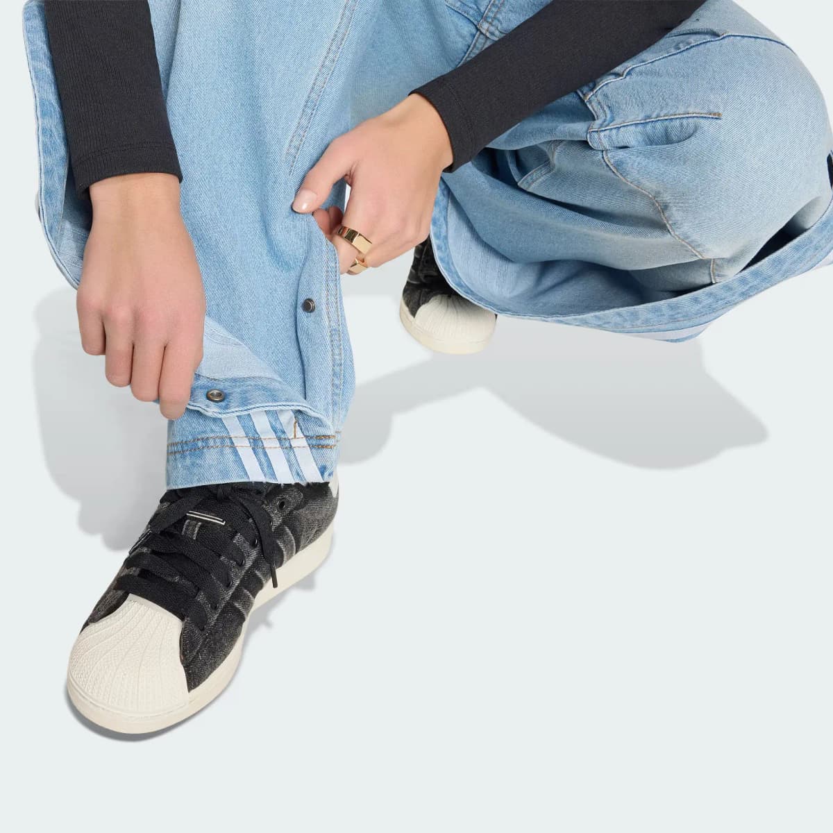 adidas Originals ADILENIUM Three-Stripe Qadın Cins Şalvar 2