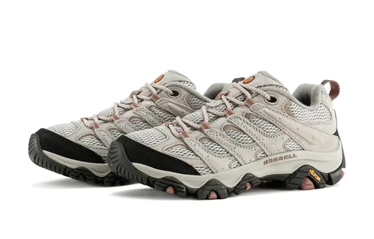 MERRELL MOAB 3 Cushioned Slip Resistant Low Top Outdoor Shoes Women's Ecru 2