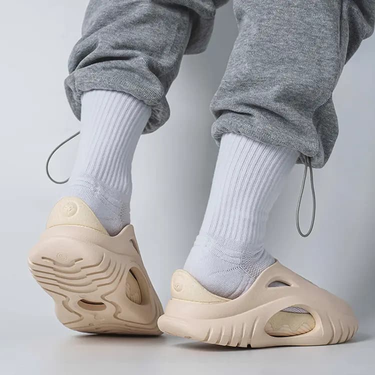 RIGORER Shark Sandals 'Cream' 8