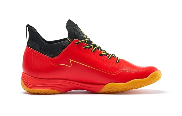 Kawasaki Anti Slip Wear Resistant Low Top Badminton Shoes Unisex Red Gold 2