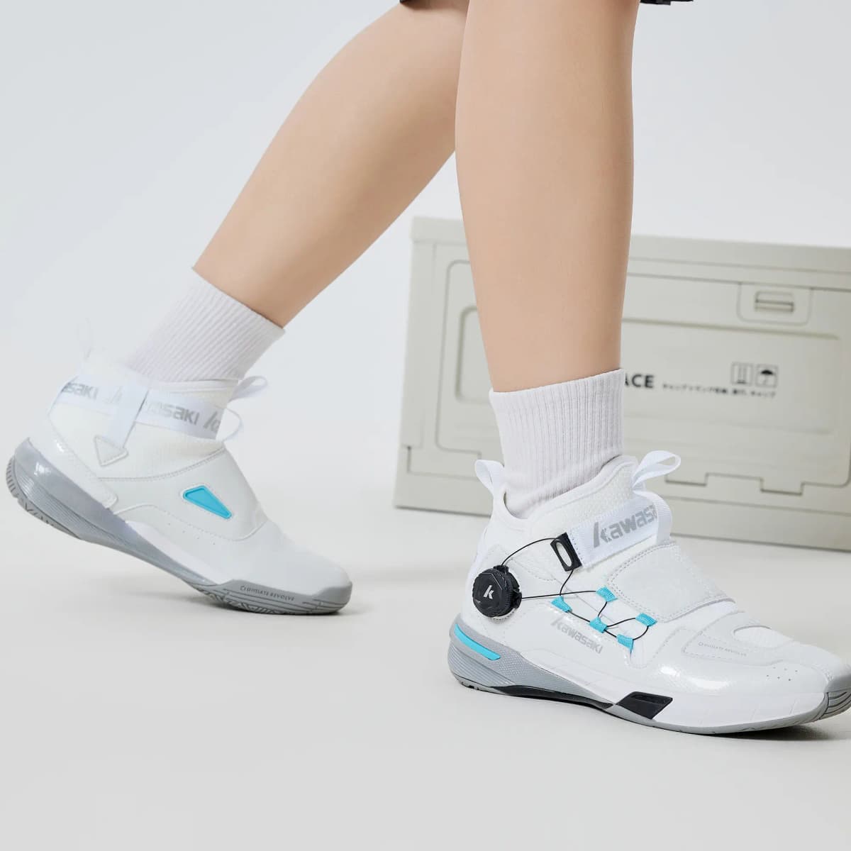 Kawasaki Traverse 2.0 Cushioning Wear Resistant Mid Top Badminton Shoes Unisex Gray Cyan Blue 9