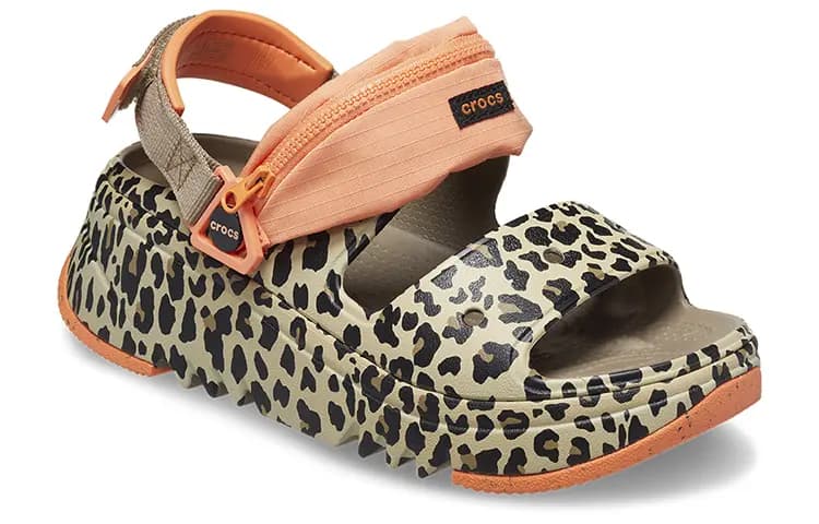 Crocs Hiker Xscape Animal Qadın Sandalet 'Khaki Leopard' 3
