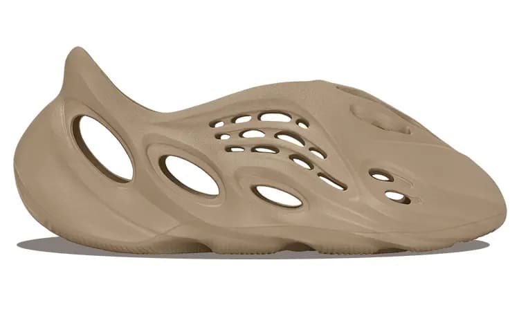 Adidas Yeezy Foam RNR Clay Taupe 2