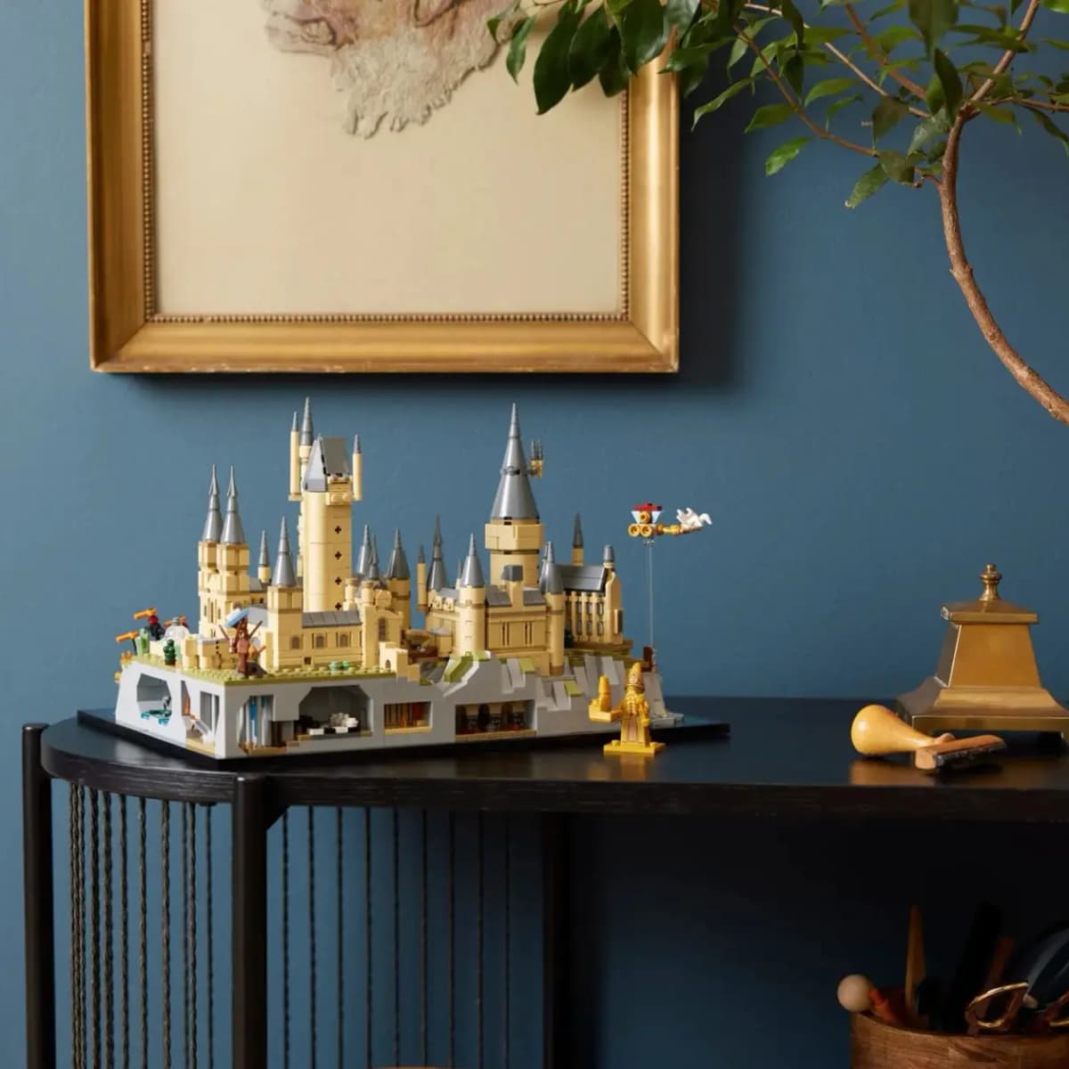 LEGO Hogwarts Castle And Grounds 76419 5