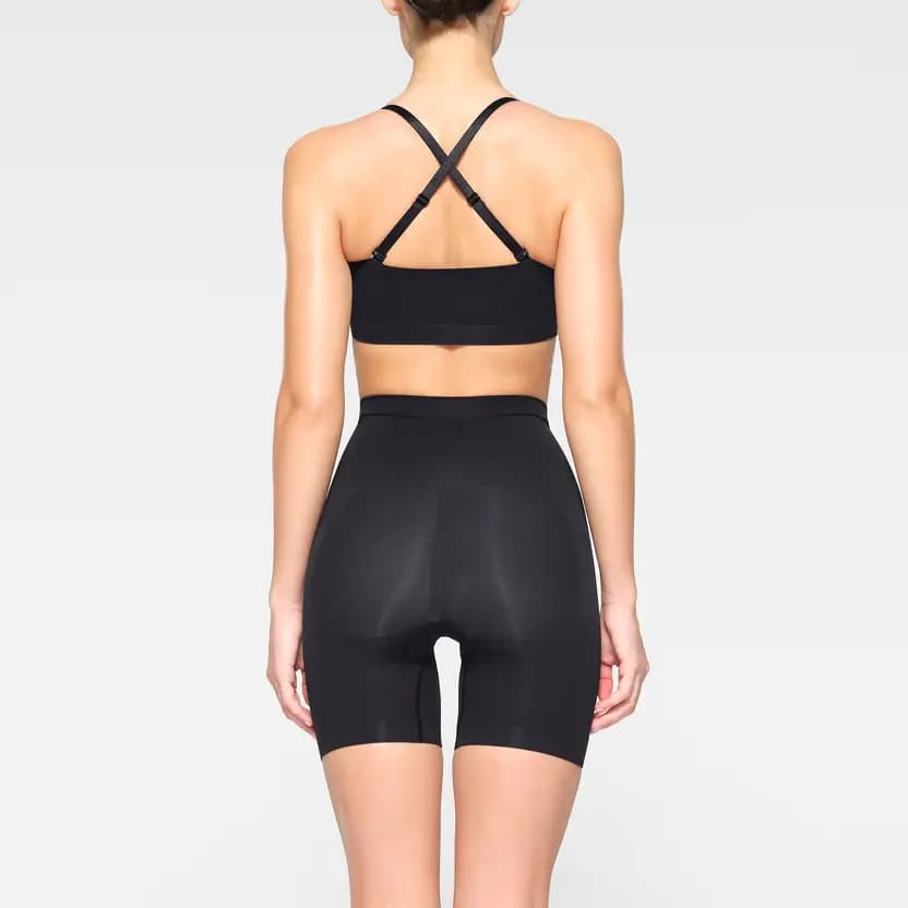 SKIMS Qadın Bandeau Top 4