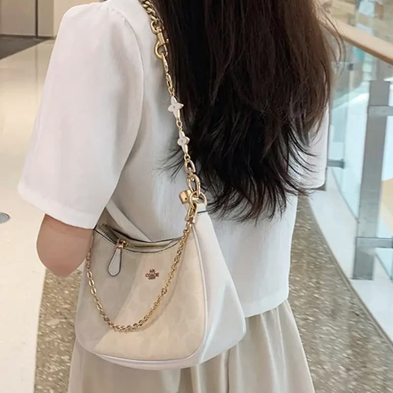 Lan Bao Fan Metal Bag Accessory Women's Gold tone