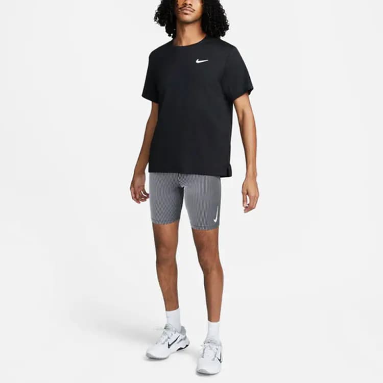 Nike AeroSwift Dri-FIT Adv Qaçış Şortu Kişi 4