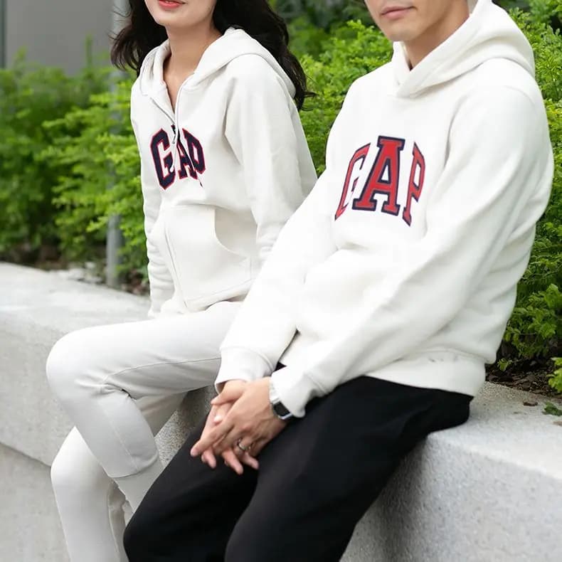 GAP Qadın Kapüşonlu Sweatshirt 5