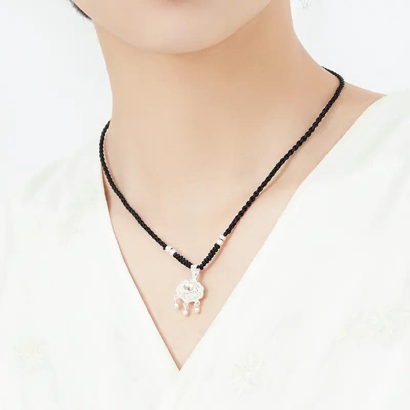 DAISY BEAUTY New Chinese Style Pure Silver Peace Longevity Lock Silver Necklace Girls Silver Lock Popular Gift Couple Bestie Collarbone Necklace Pendant Jewelry S990 Pure Silver Necklace Unisex Couple 7