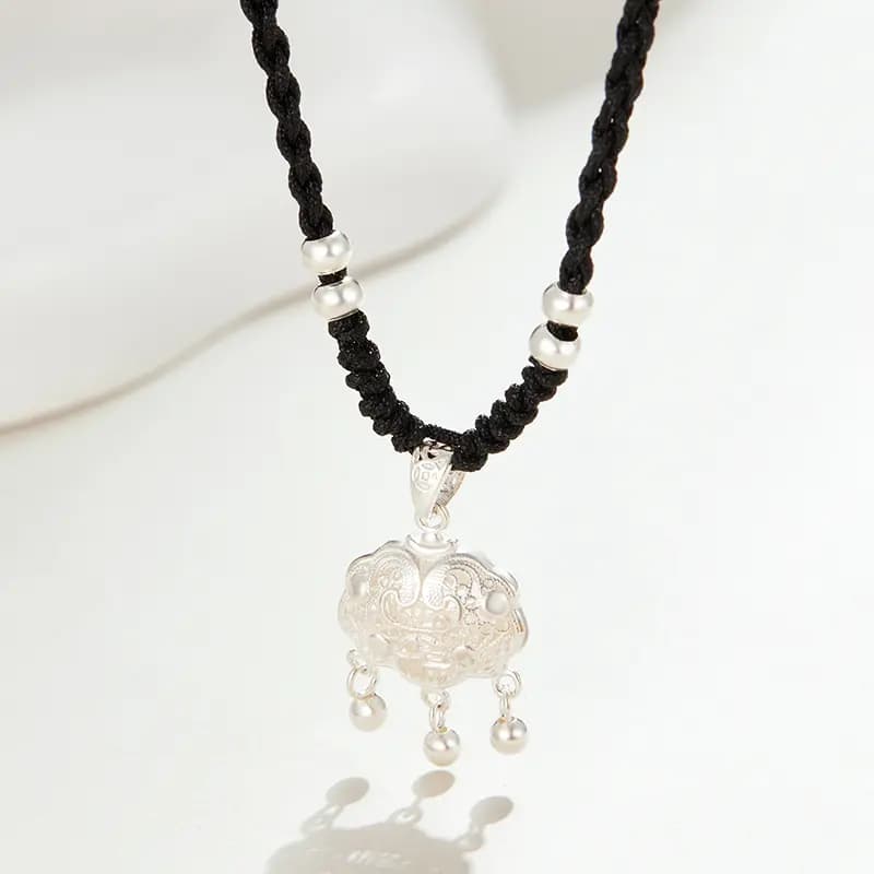 DAISY BEAUTY New Chinese Style Pure Silver Peace Longevity Lock Silver Necklace Girls Silver Lock Popular Gift Couple Bestie Collarbone Necklace Pendant Jewelry S990 Pure Silver Necklace Unisex Couple 2