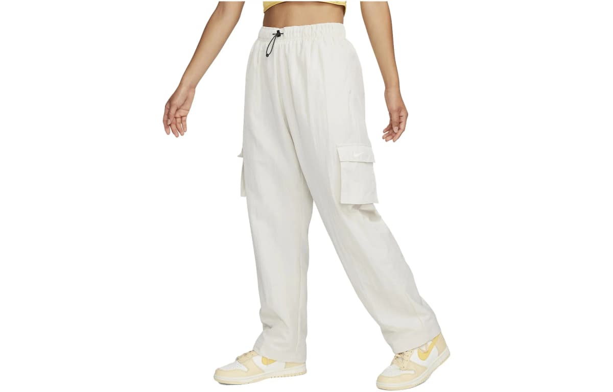 Nike Sportswear Essentials Qadın Kargo Şalvarı Ağ