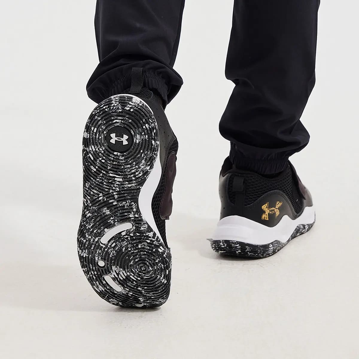 Under Armour Low Top Basketball Shoes White Kids' 16